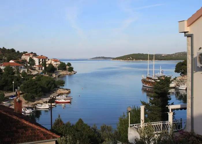 Vakantiehuis Seaside House Razanj, - 7514 *